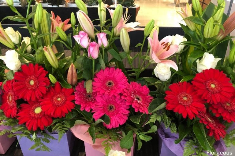 10 Ways To Make Cut Flowers in a Vase Last Longer